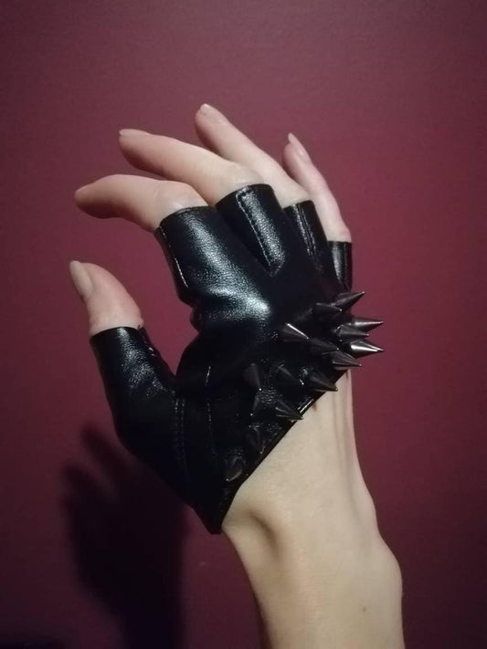 Shadow Puppet Faux Leather Cropped Gloves